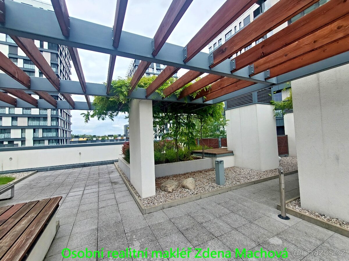 Pronájem bytu 1KK v ul. Olšanská, Praha 3 - 8