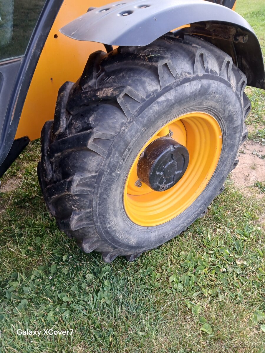 Prodám teleskopicky manipulator JCB 535 - 8