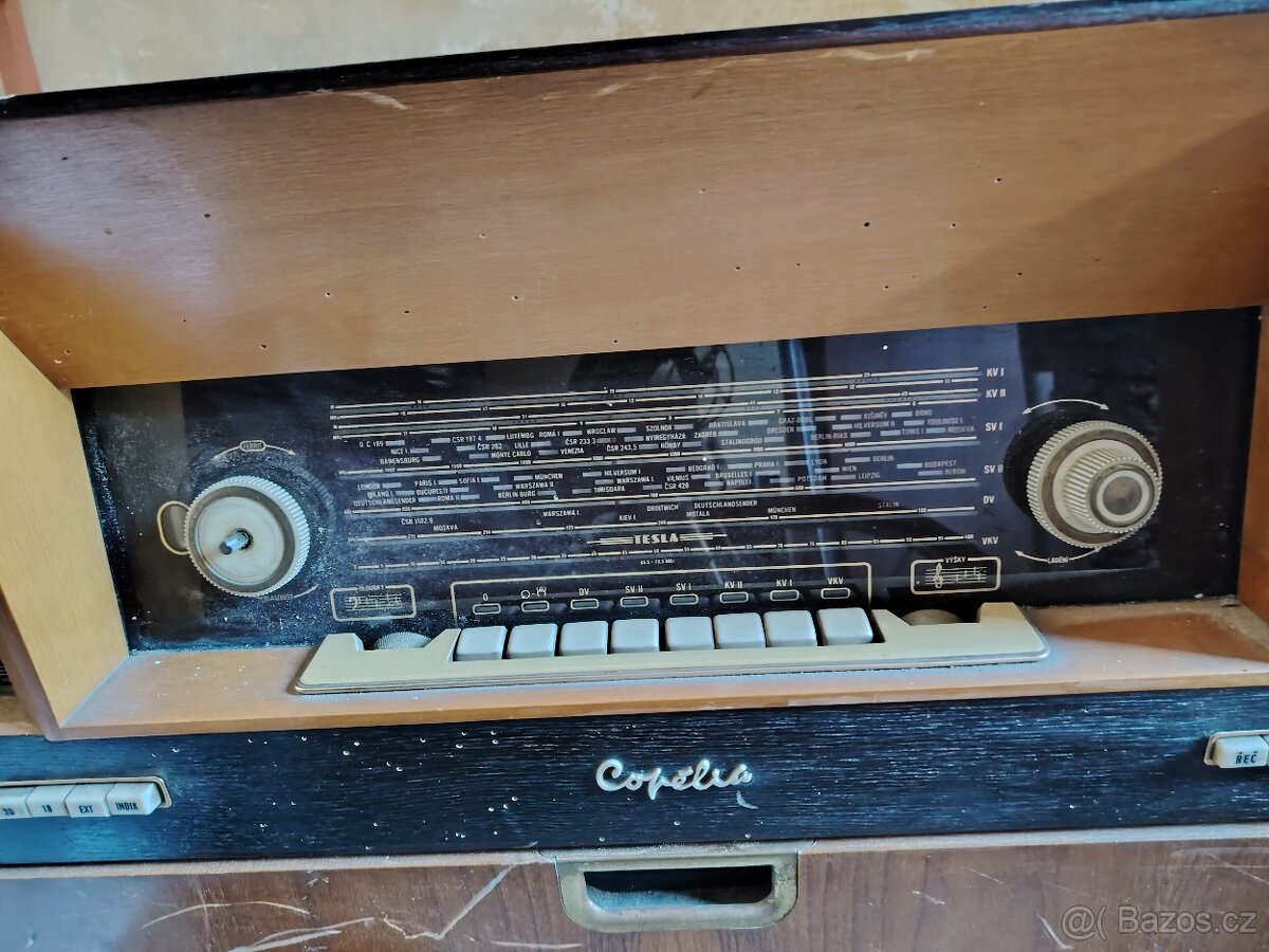 Historické gramorádio Tesla - 8