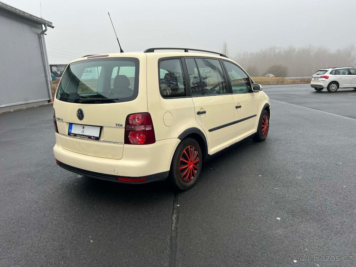 Volkswagen Touran - 8