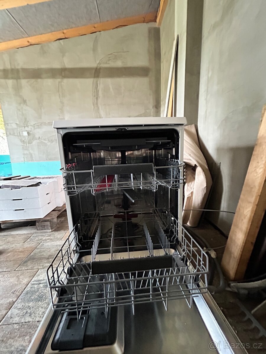 Myčka na náhradní díly - 8