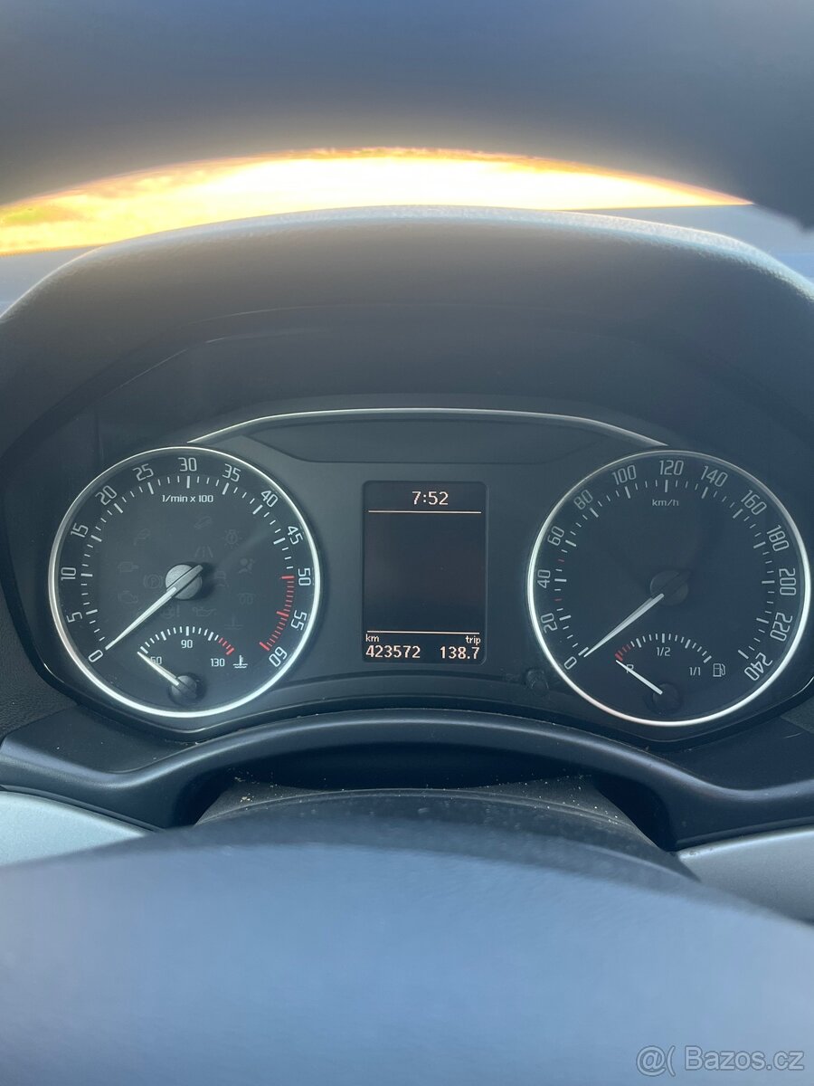 Škoda octavia II 1.6 TDi 77kw rok 2012 - 8