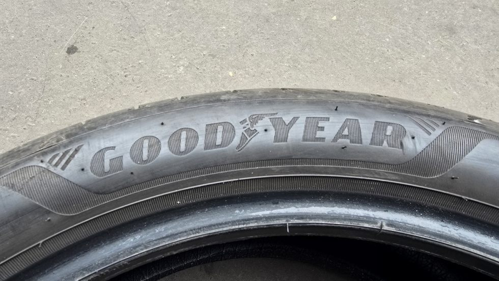 Letní pneumatika 235/40/19 Good Year - 8