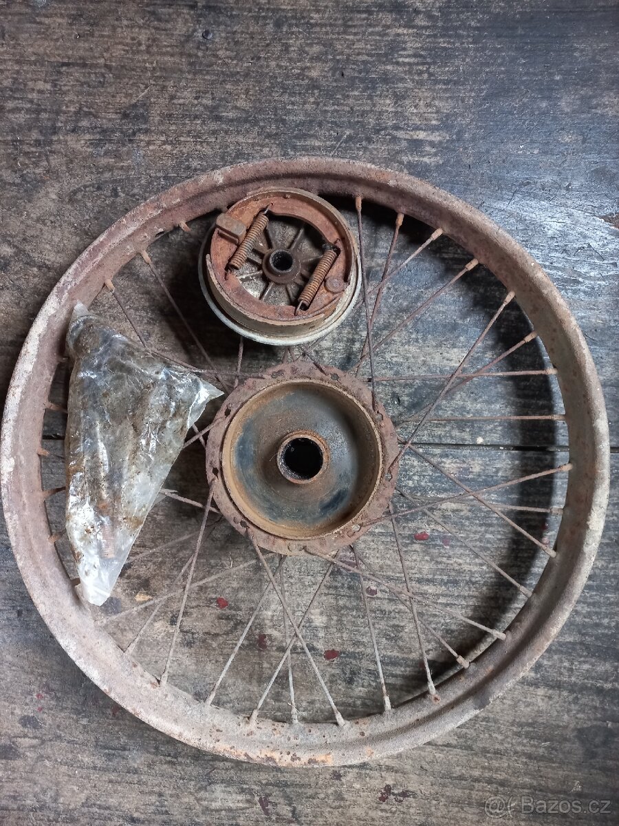 ČZ 125 t - ČZ 125b - Přední kolo - 8