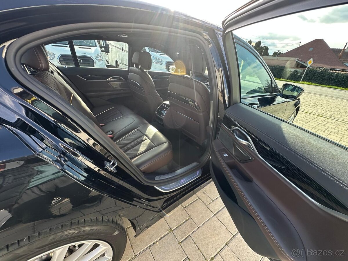 BMW 730d 286PS Ťažné Webasto VyhrievVolant VentilovaneSed - 8