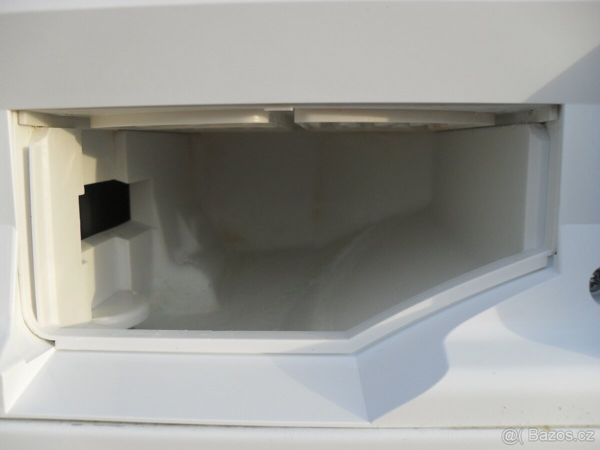 PRAČKA SE SUŠIČKOU WHIRLPOOL,VELKÁ KAPACITA 10/7KG,STÁŘÍ 2 R - 8