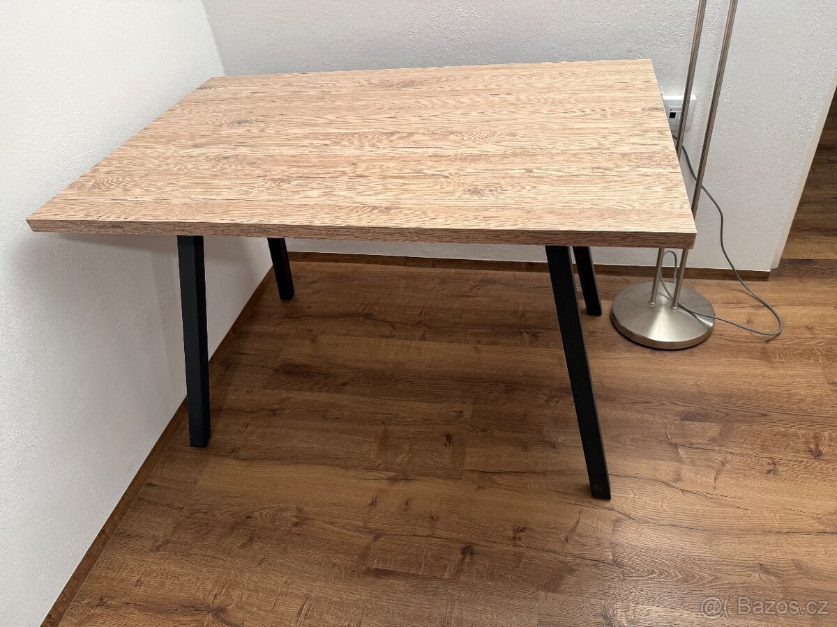 Jídelní stůl - 8