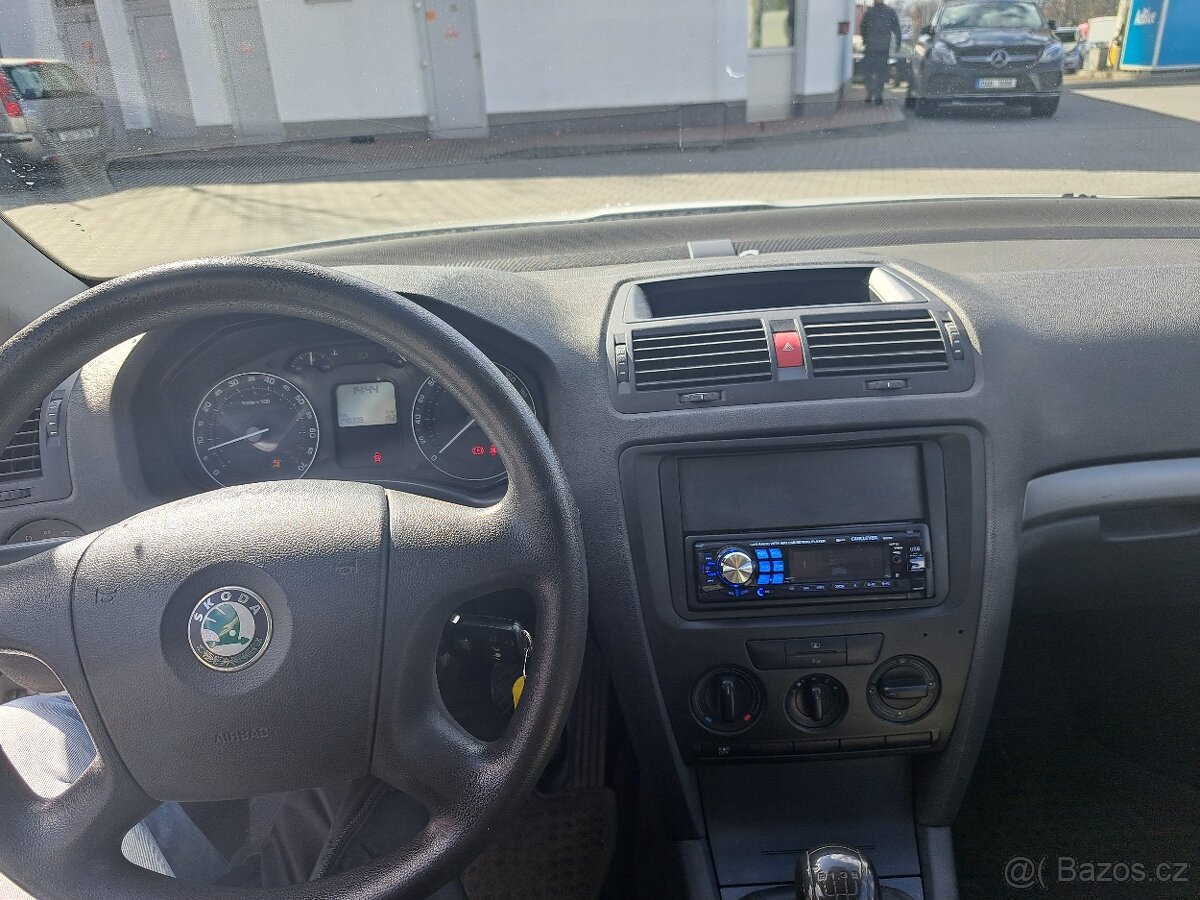 Škoda Octavia 1.6 kombi - 8