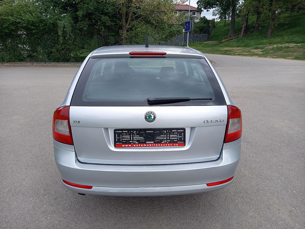 Škoda Octavia, 1.6TDi-klima-alu-výhřev-ČR - 8