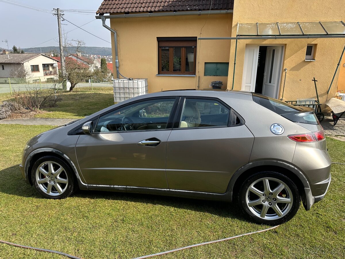 HONDA CIVIC Typ FK3 - 8