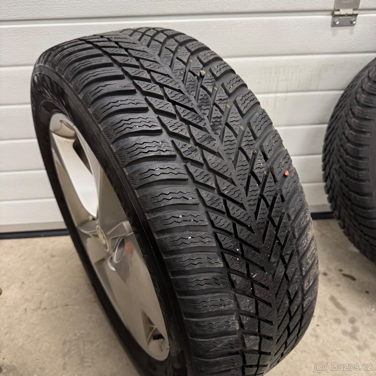 Zánovní zimní sada Karoq 225/55 r17 Nokian 7mm - 8