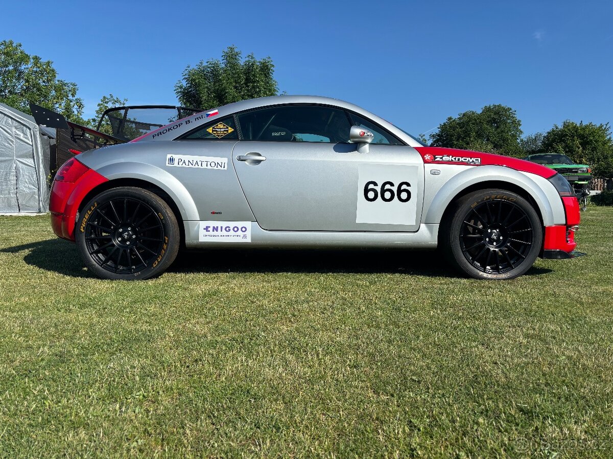 Audi TT závodní - 8