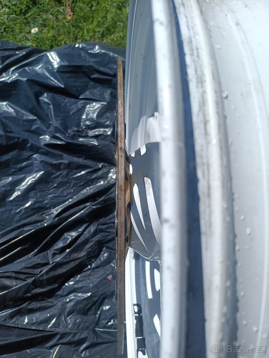 Přední kolo Kawasaki - 8