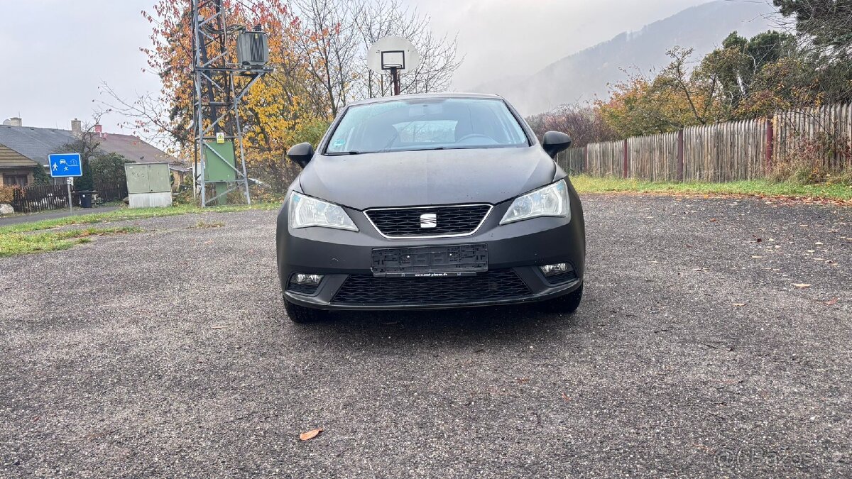 SEAT Ibiza 1,4i 16V rv 2013 - 8