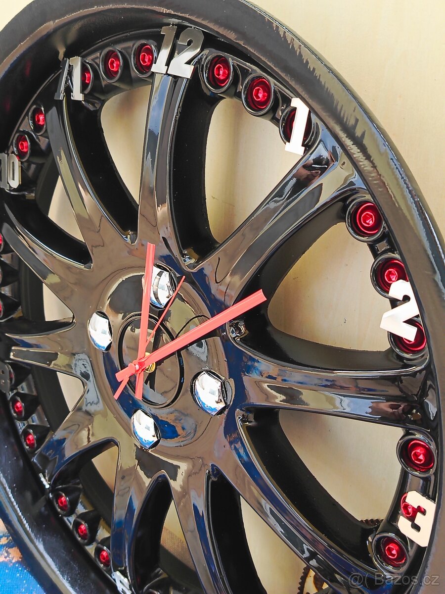 Hodiny z černého alu kola - Autonábytek Kovář - 8