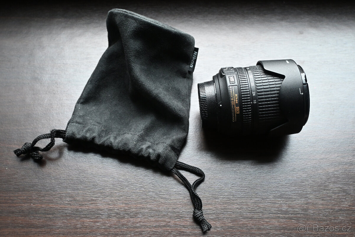 Nikon D90 s příslušenstvím - 8