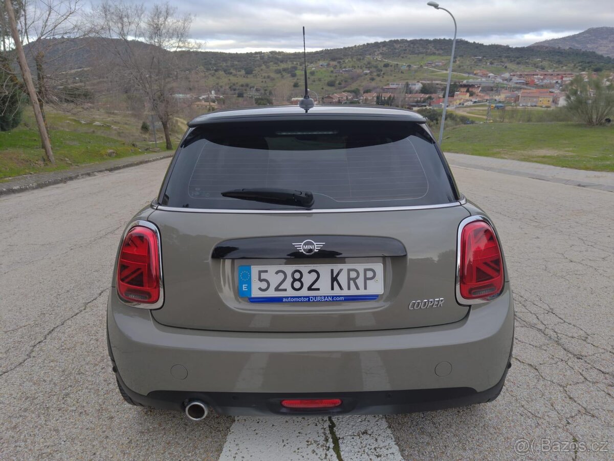 Mini Cooper – automat – panoramatická střecha - 8