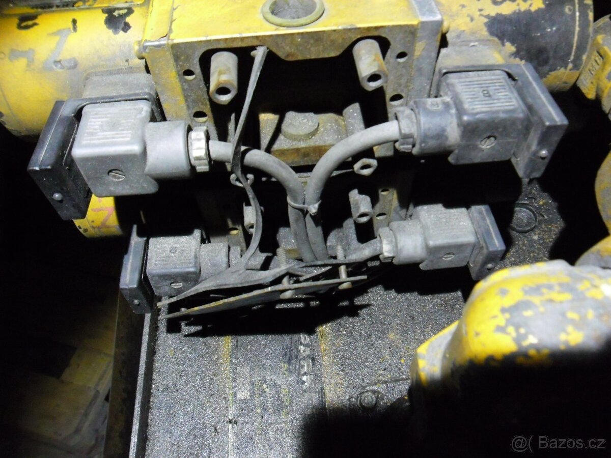Predám hydraulický agregát - 8