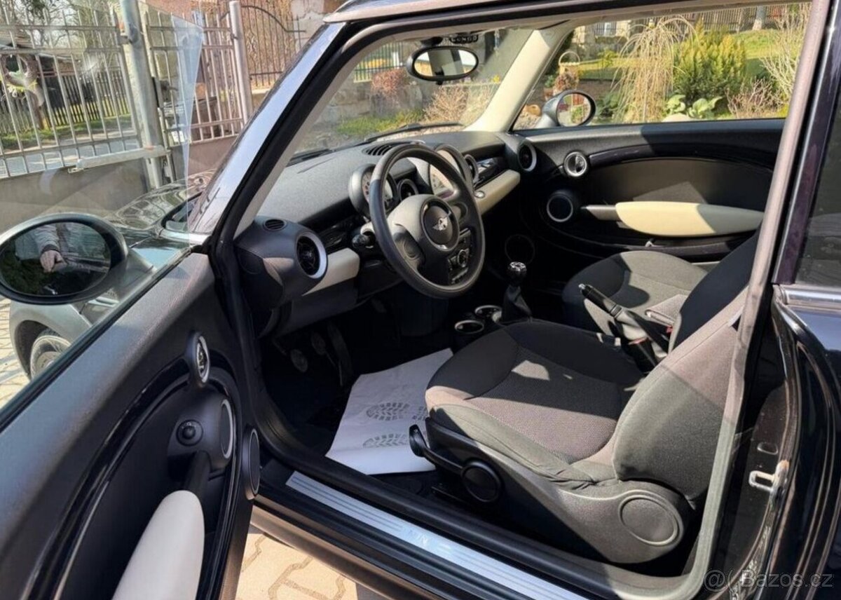 Mini One 1,6i 1 Majitel pravidl.servis benzín - 8