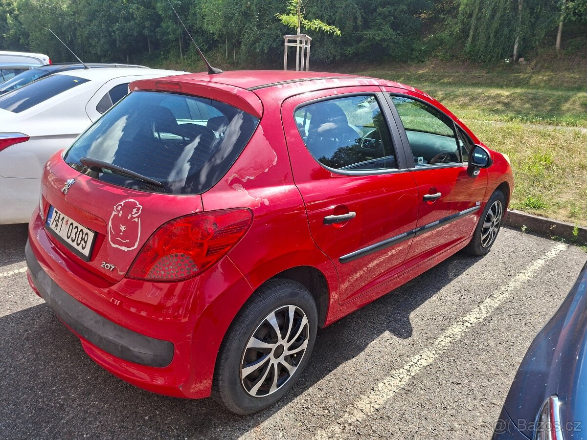 Peugeot 207 - 8