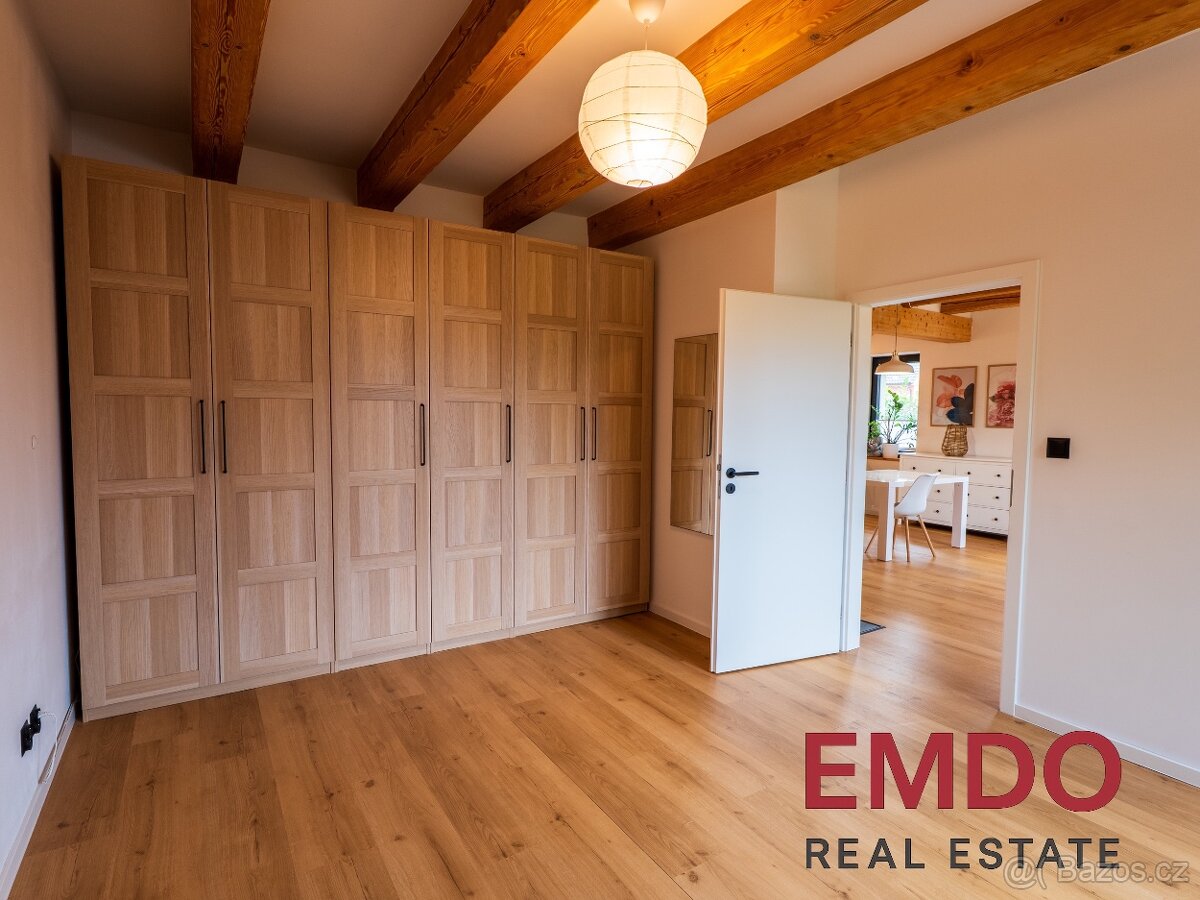 Prodej domu 196 m² s pozemkem 994 m² - 8