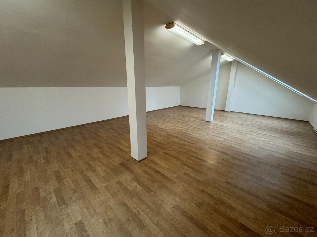 Prostor k bydlení (4B) v centru Jablonce nad Nisou - 8