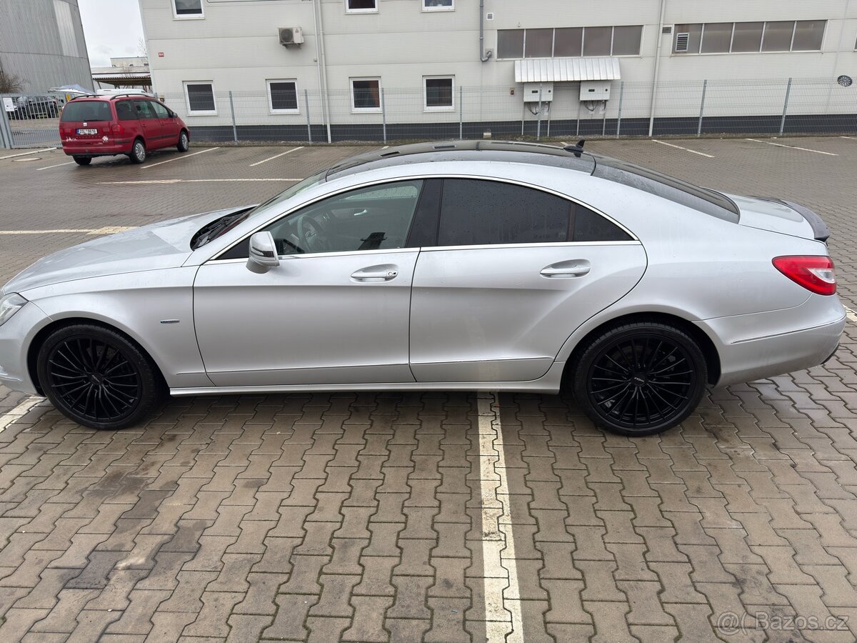 Mercedes Benz CLS350cgi - 8