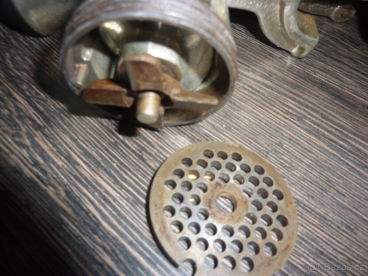 Starý mlýnek na maso SFINX vel.5 - 8