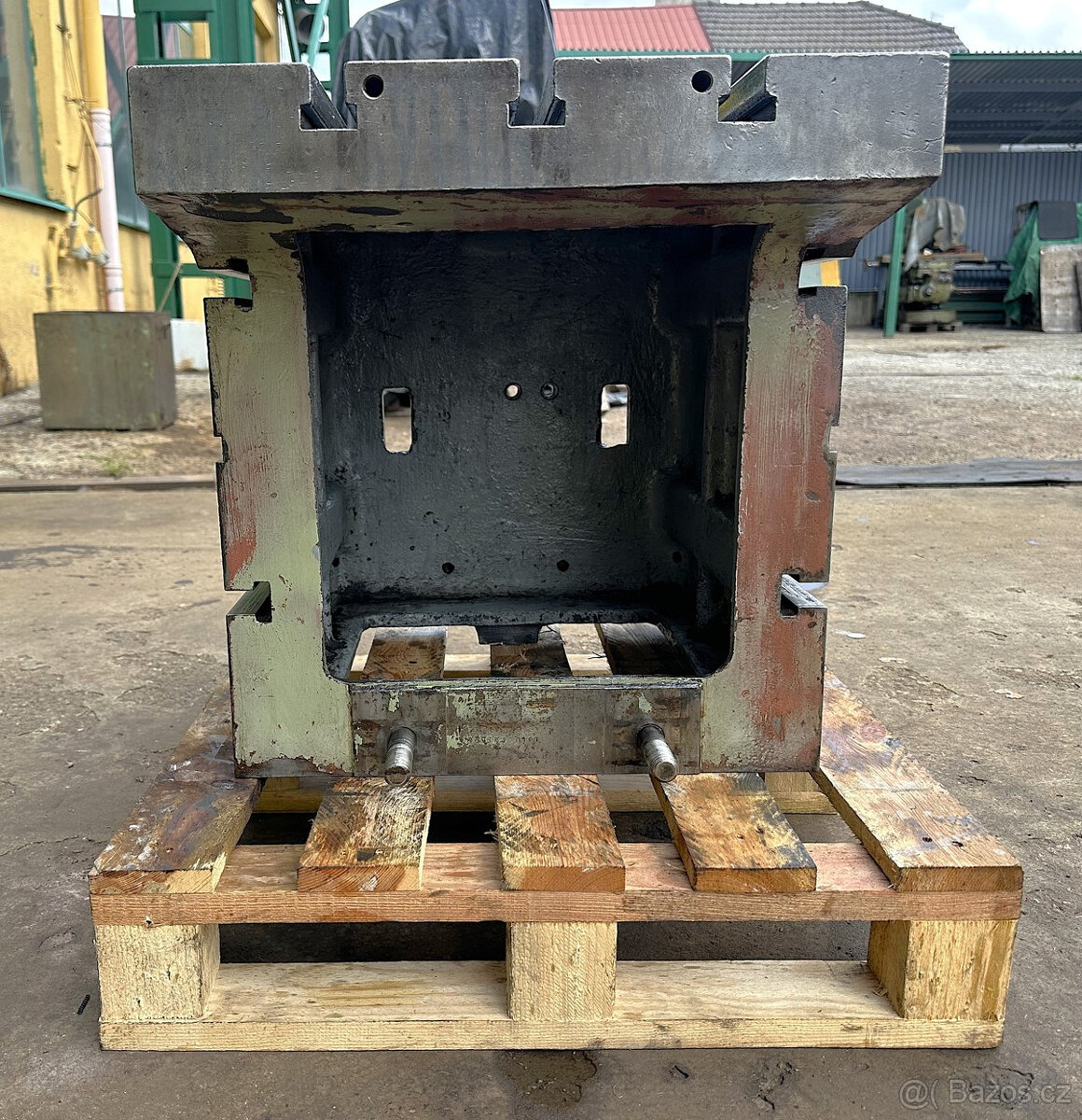 Kostka upínací s T-drážkami - 8