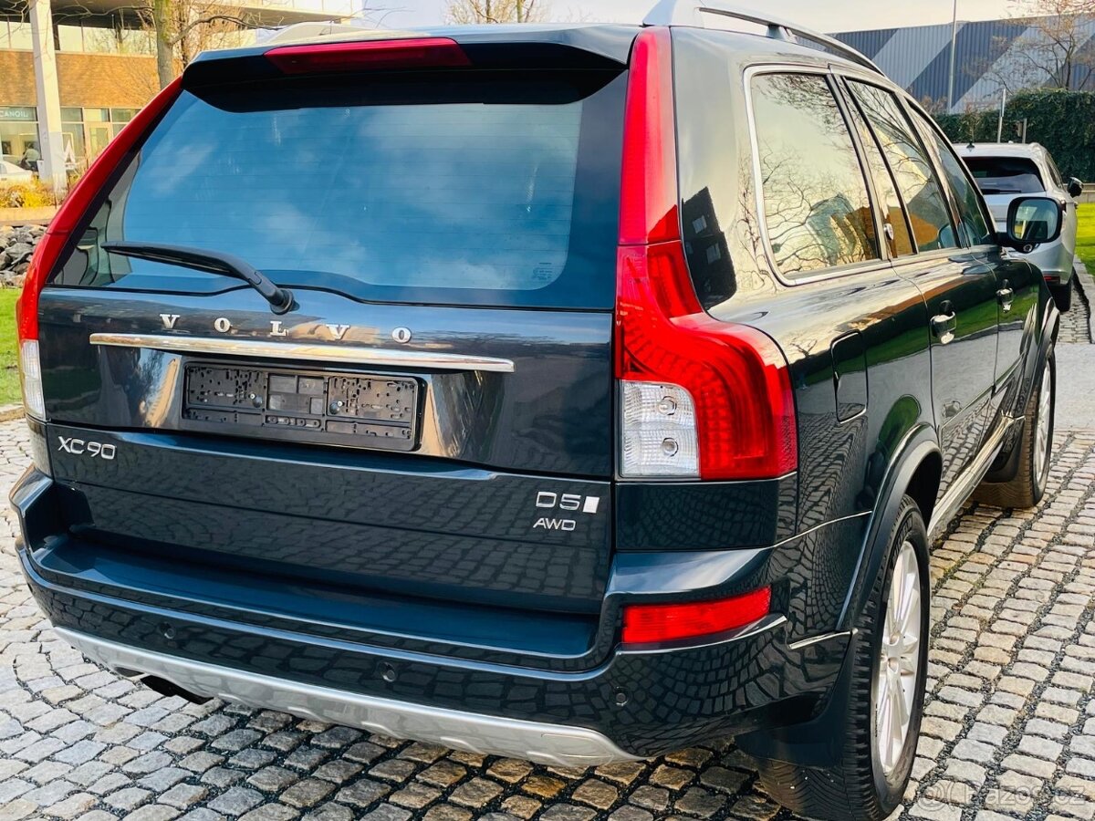 Volvo XC90 2.4D5 4x4 AUT NAVI SENZORY VÝHŘEV SERVISKA - 8