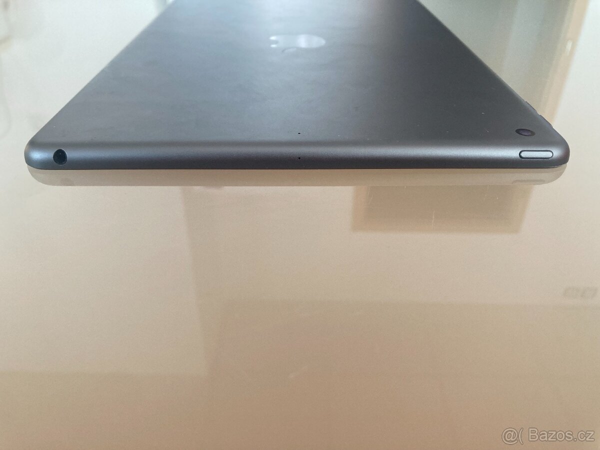 Apple iPad 9. generace 256GB - 8