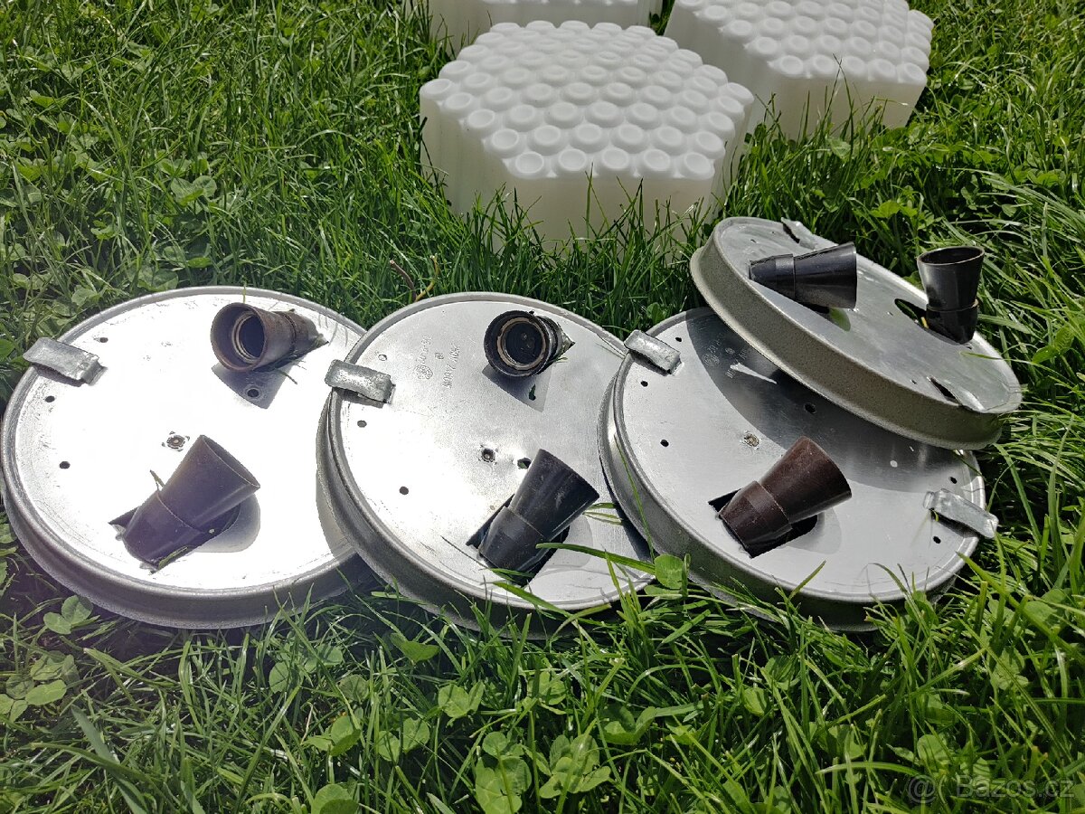 Ivan Jakeš 70 léta stropnice, světlo "včelí plástev" - 8