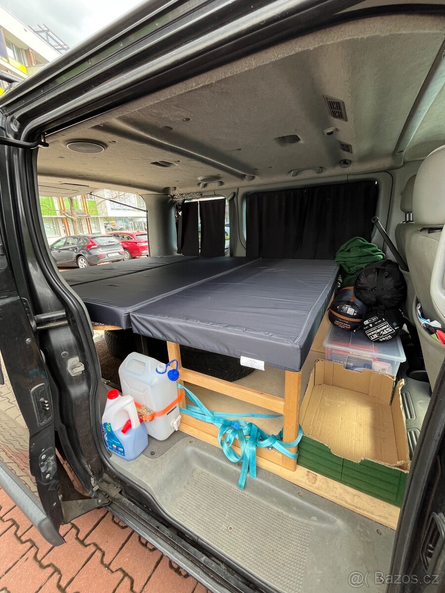 Opel Vivaro 2,5 CDTI - 8