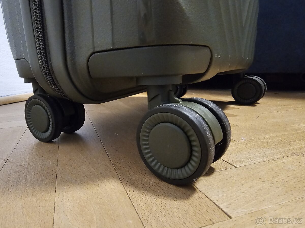 Cestovní kufr na kolečkách - 8
