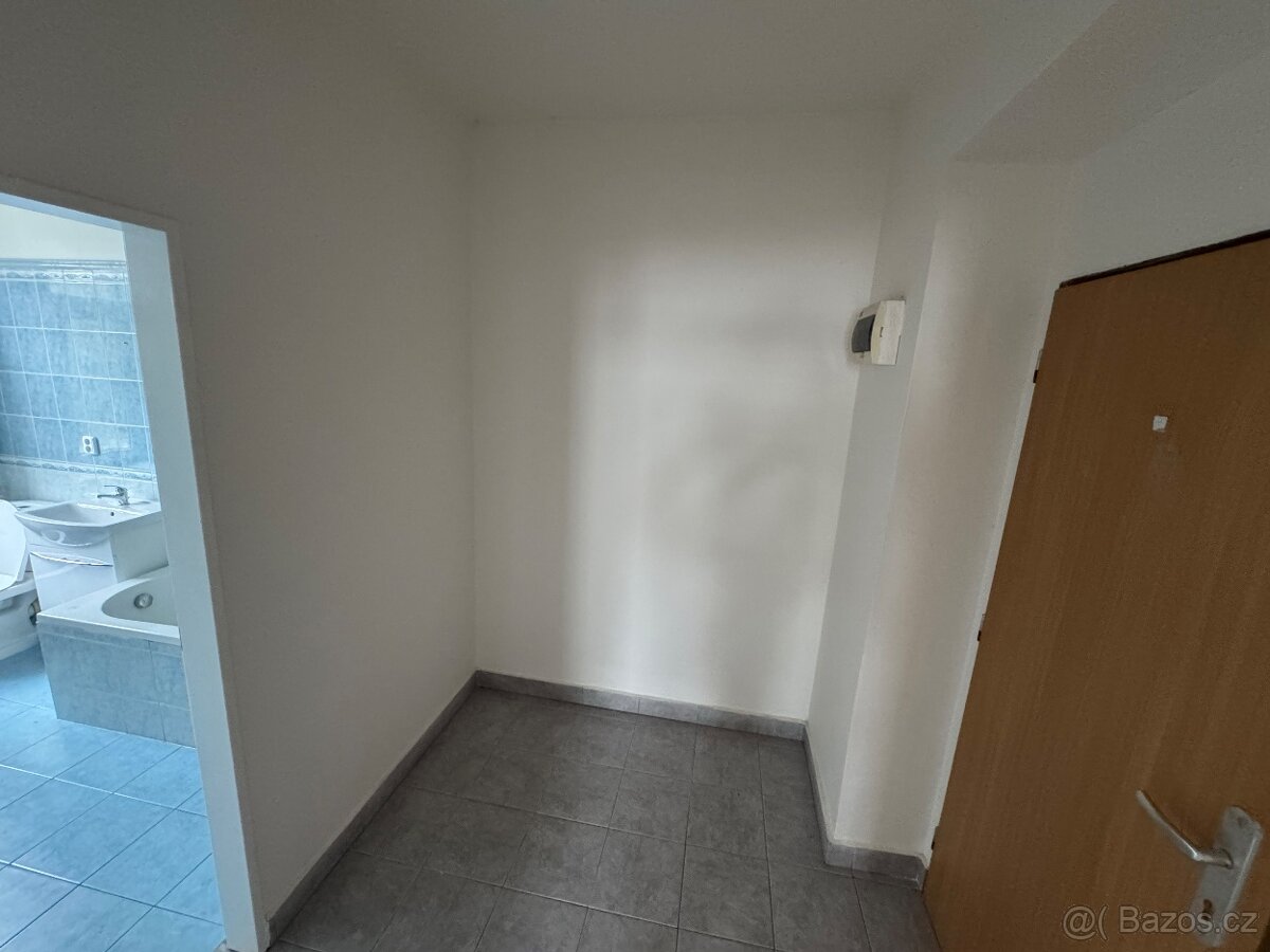 Byt 1+kk, Nádražní 261 / Zákupy (po rekonstrukci) - pronájem - 8