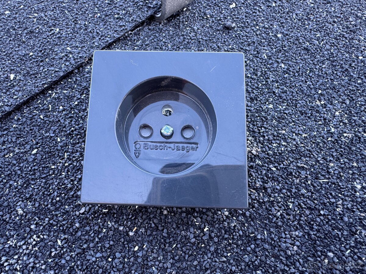 ELE Zásuvky a rámečky - 8