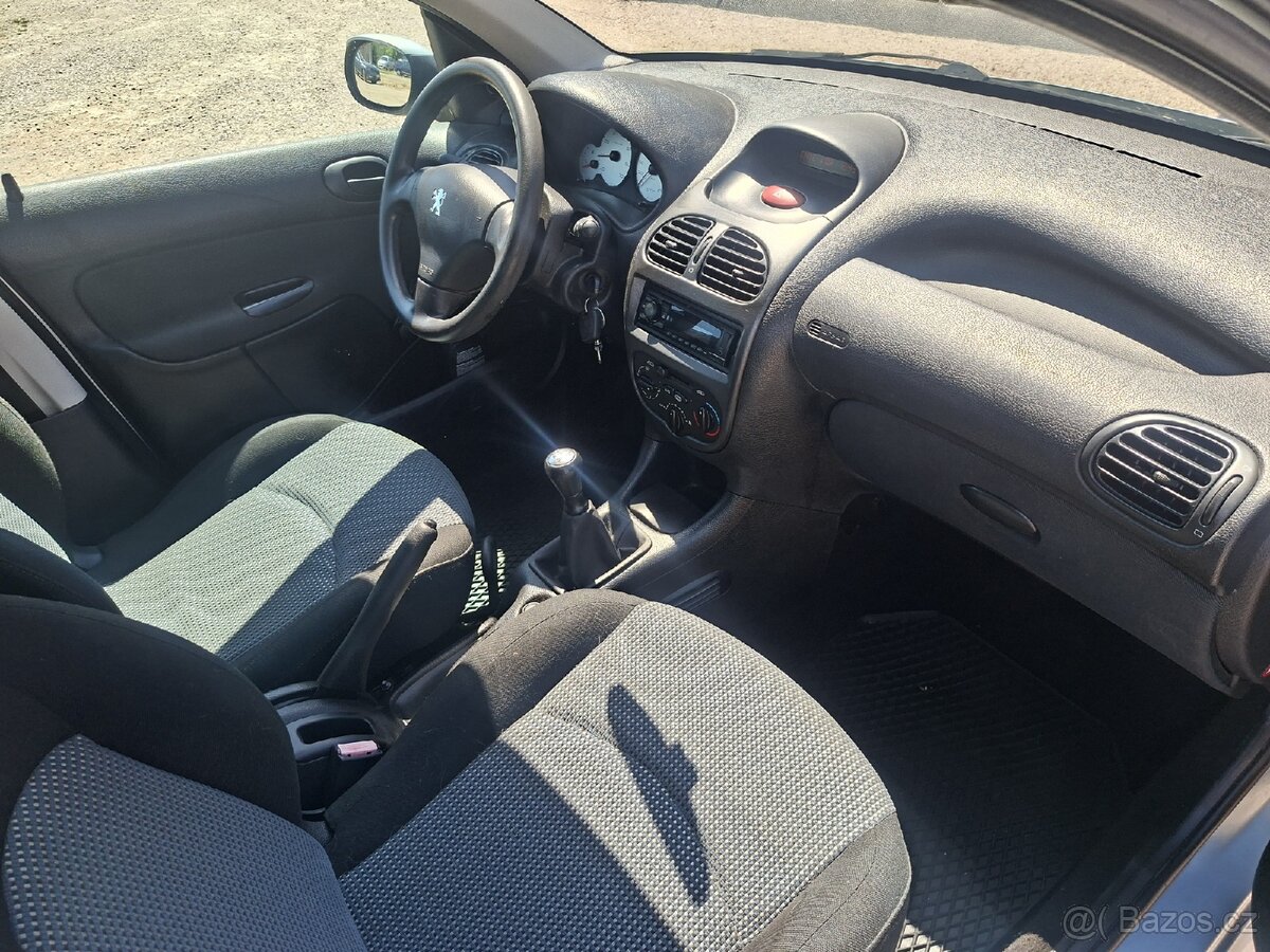 Peugeot 206-1.4i - 8