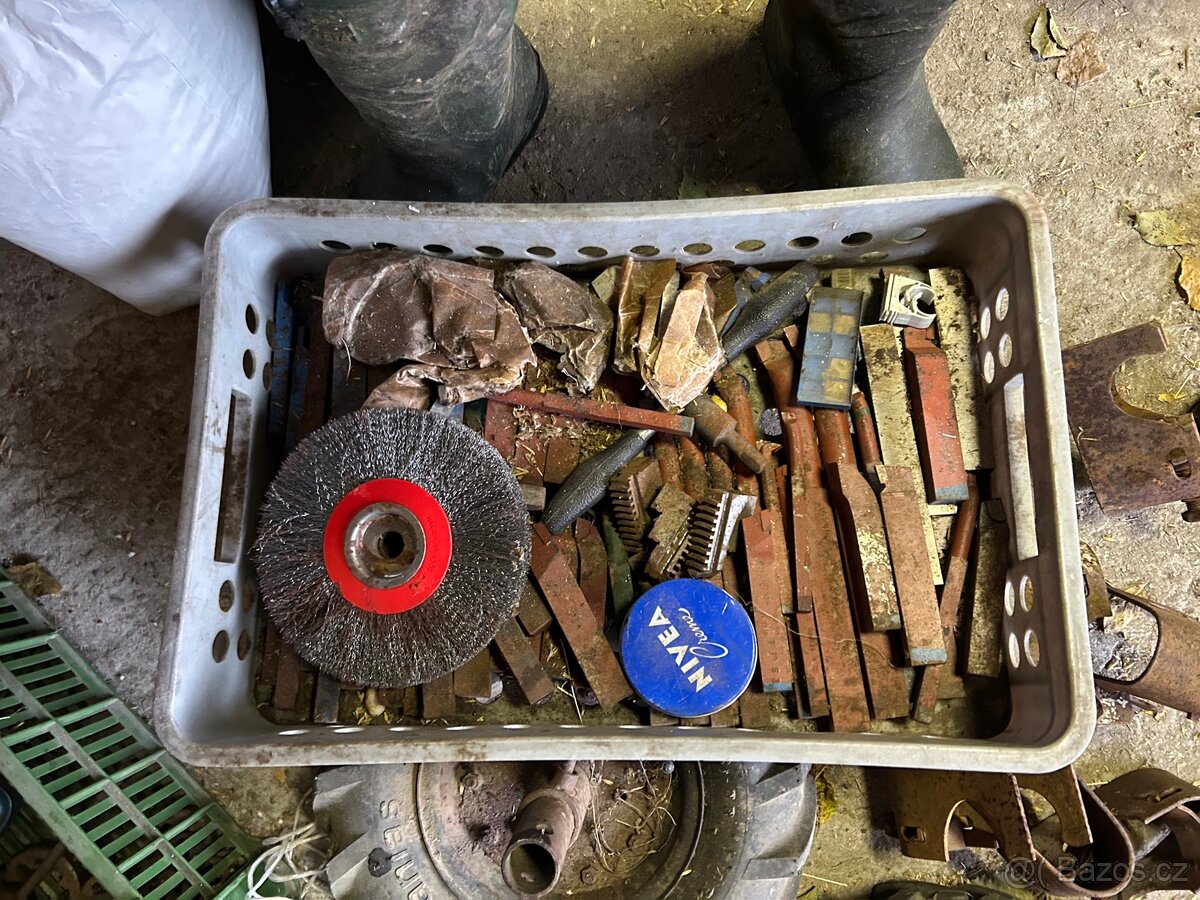 Soustruh E400/1500 - 8