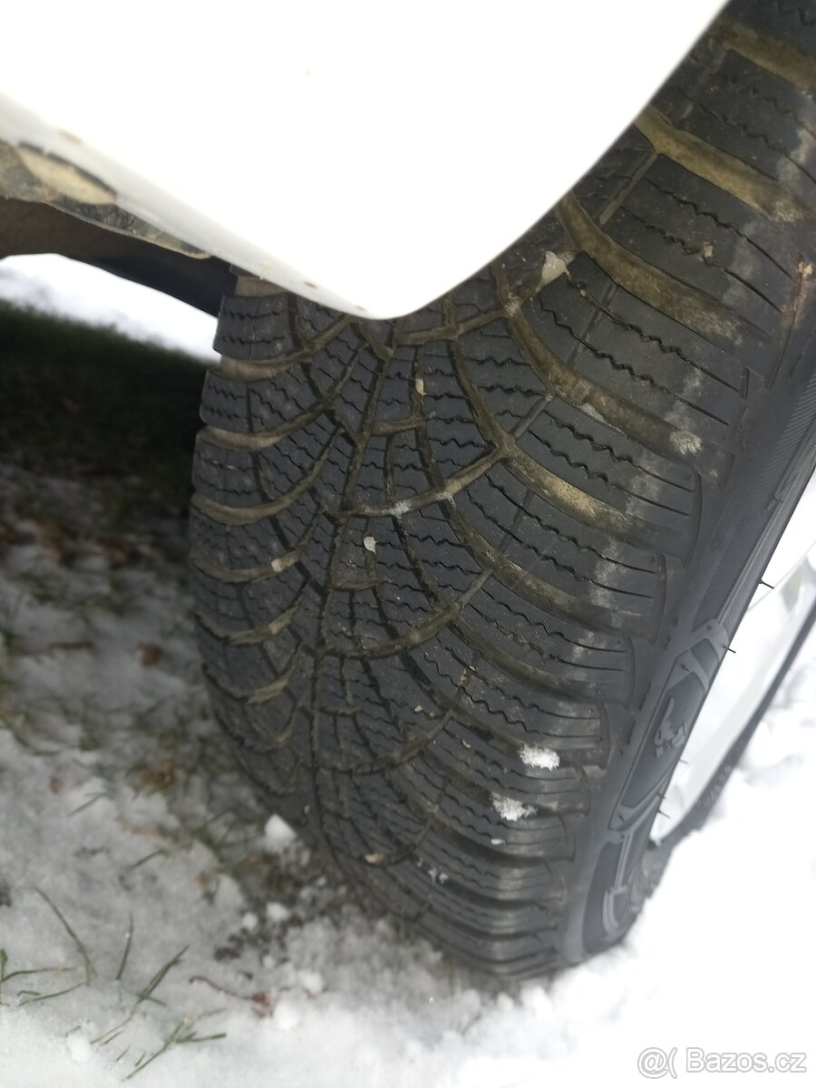 Prodám Škoda rapid 1.2 tsi 66kw. Najeto 108 720 km - 8