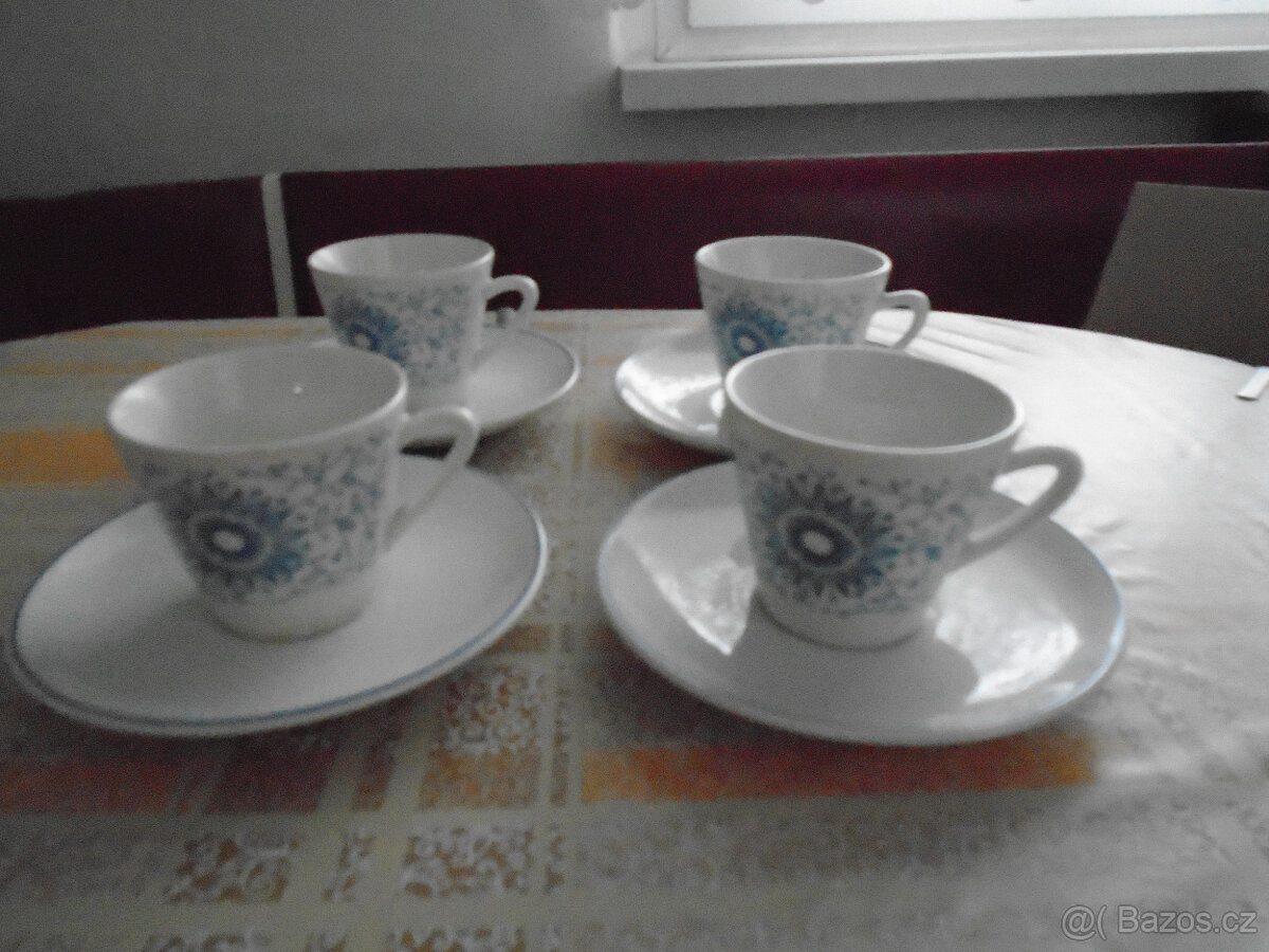 Prodám starožitné hrníčky Madein Scehoslovakia,skleničky - 8