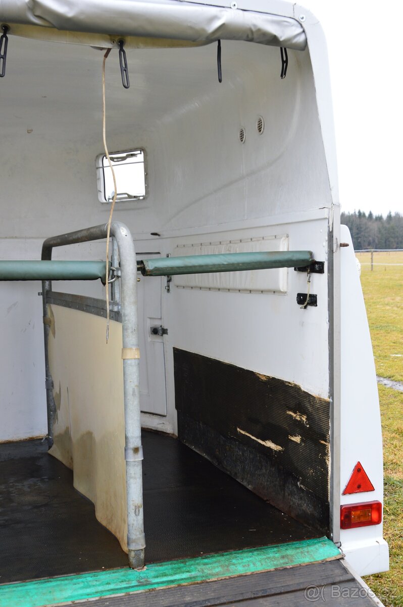 Přívěs pro přepravu koní Paragan - 8