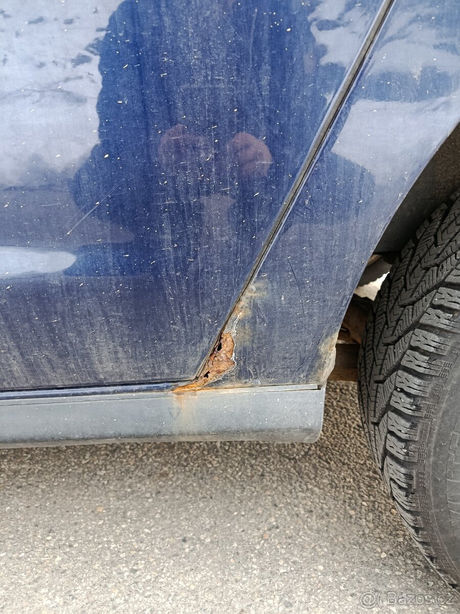 PRODEJ VOLKSWAGEN SHARAN 1.9 ROK 2007 - 8