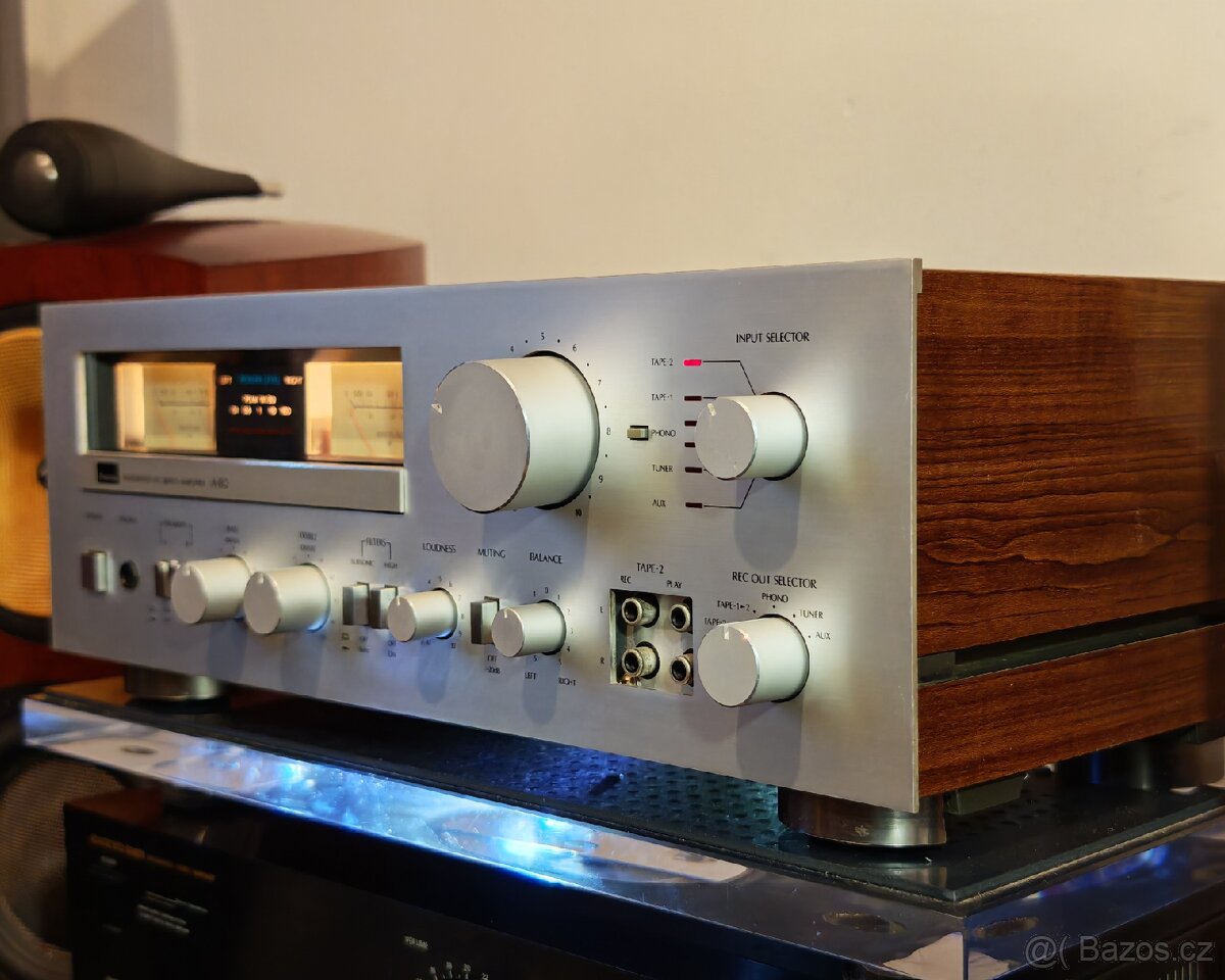 Zesilovač SANSUI - 8