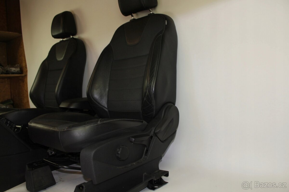 Ford Kuga MK2 sedačky sedadla interier - 8