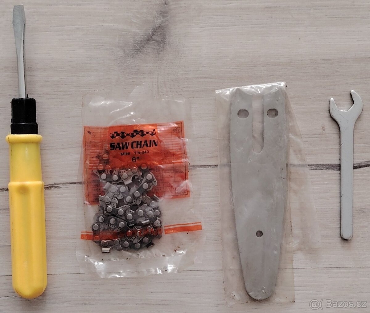 Nakida - ruční elektrická pila - 8