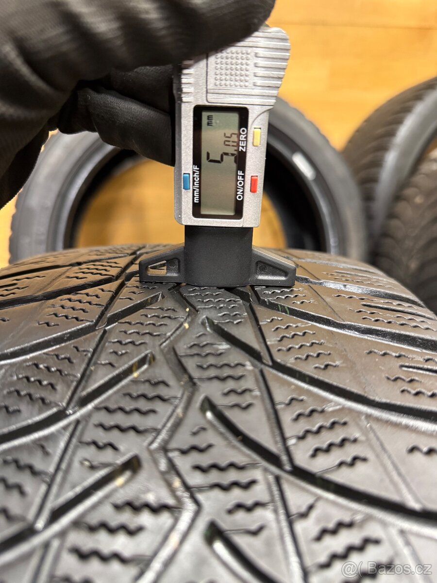 Zimní pneu 225/45/17 - 8
