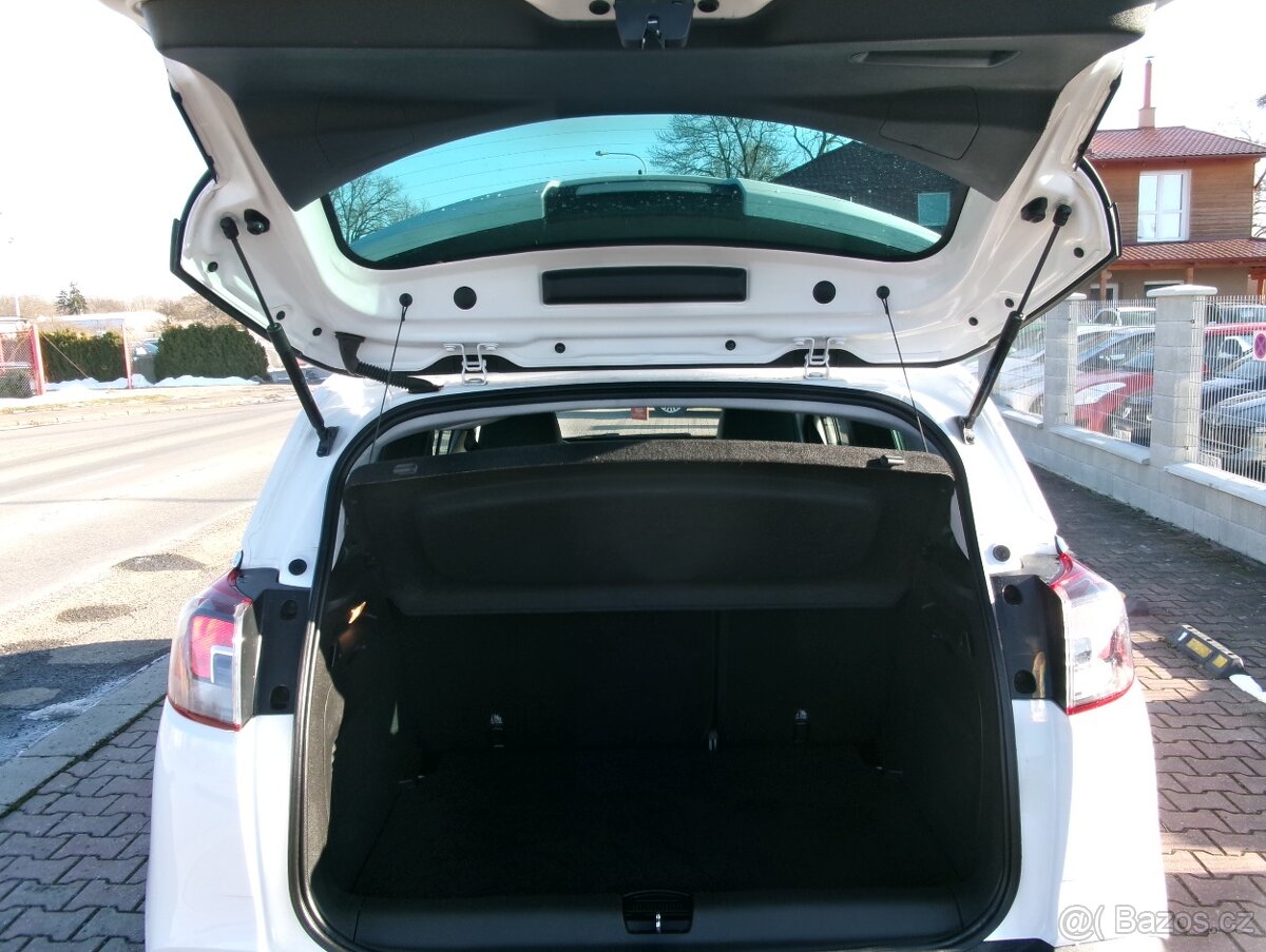 PRODÁM Opel Crossland X 1.2i - 8