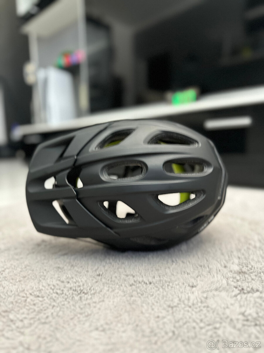 Prodám Enduro-Trail přilbu IXS Trail RS - NOVÁ - 8