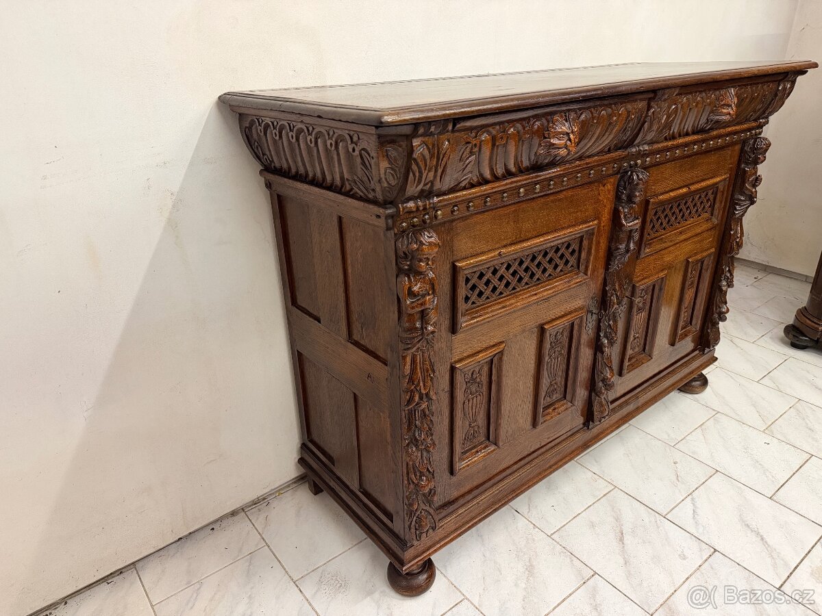 Starožitná neorenesanční skříň - 8