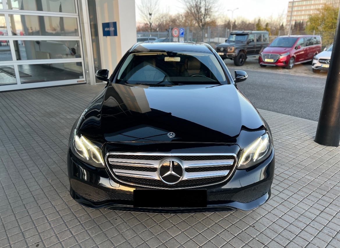 MERCEDES-BENZ E220d - 8